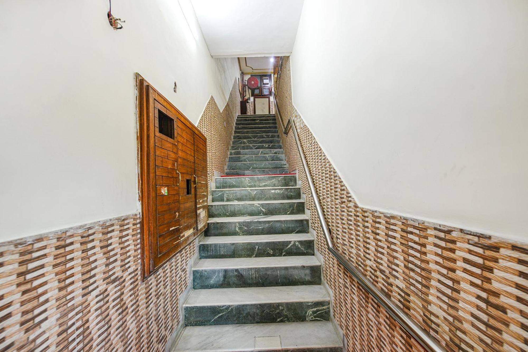Fabhotel Royal Inn Chandīgarh Exterior foto